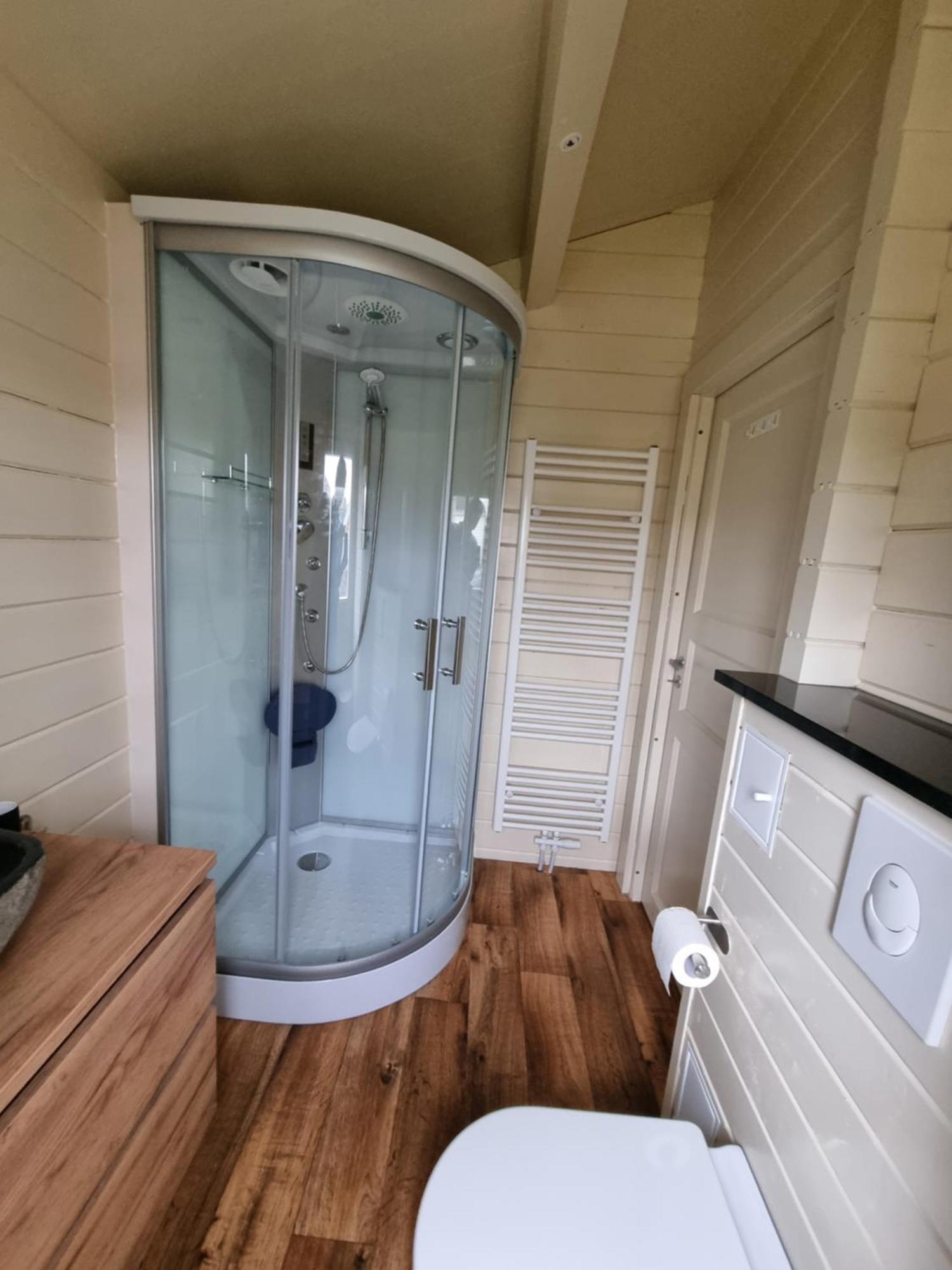 Nieuw - Luxe Blokhut Chalet In Bosrijke Omgeving Anloo ภายนอก รูปภาพ